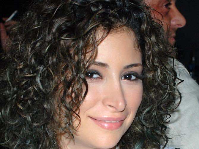  الفنانة السورية ديما بياعة  تستعد للزواج من شاب  مغربي