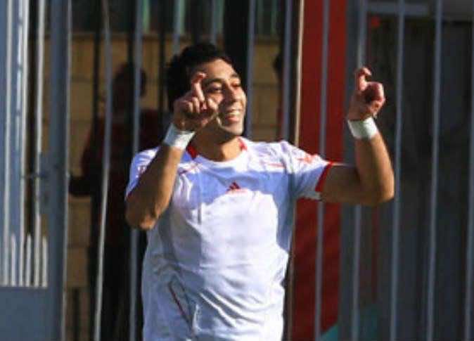 ايقاف لاعب مصري رفع شارة السيسي حتى نهاية الموسم