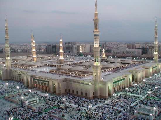 15 قتيلا و130 جريحا بين معتمرين في المدينة المنورة بسبب حريق