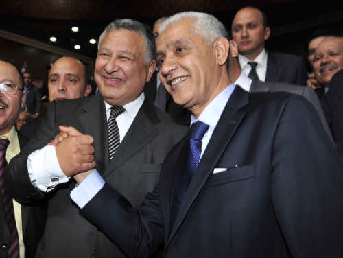 ما هي هدية مزوار ل"تطويع" المنصوري؟ 