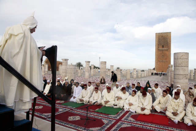 السلطة الدينية تضع خطوطا حمراء أمام الخطباء