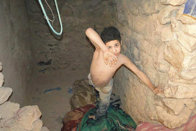 الشرطة تعتقل والد وأخ الطفل فيصل
