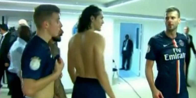 فيديو: بطولة فرنسا: الإيطالي موتا يتعرض لاعتداء من طرف البرازيلي برانداو