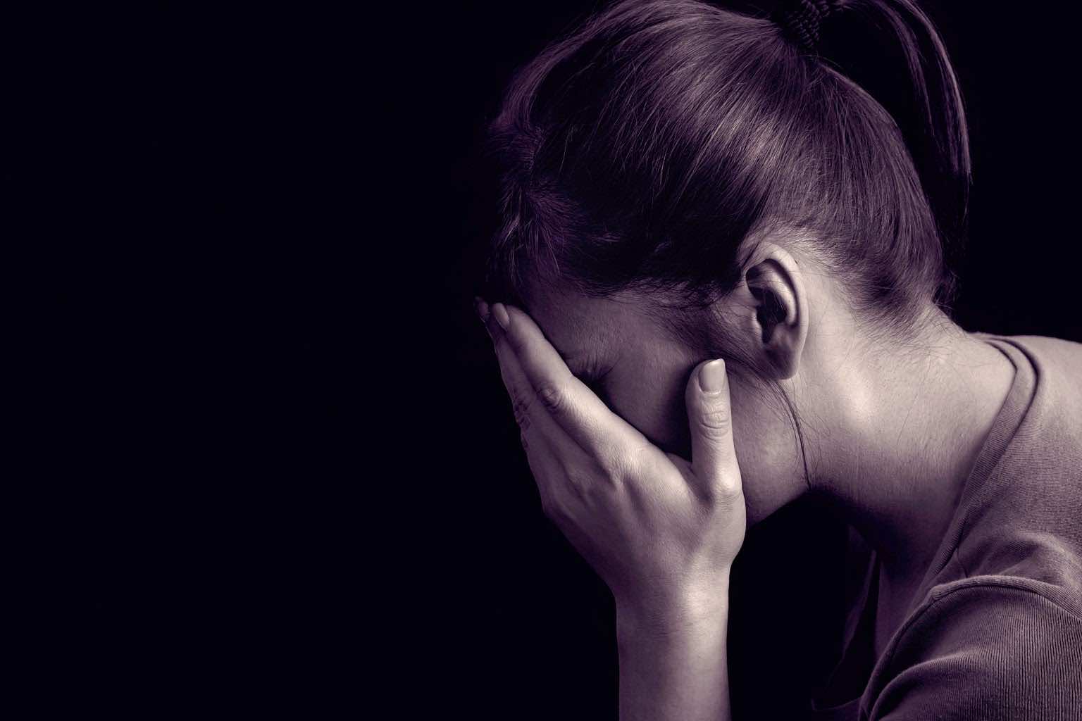 إحصاءات.. سن اليأس يحول حياة المرأة إلى جحيم