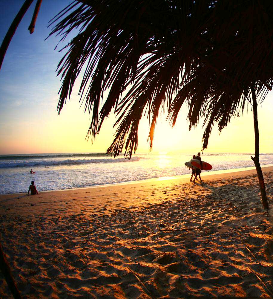 بحر تغازوت ثالث أفضل وجهة لممارسة رياضة Surf في العالم  