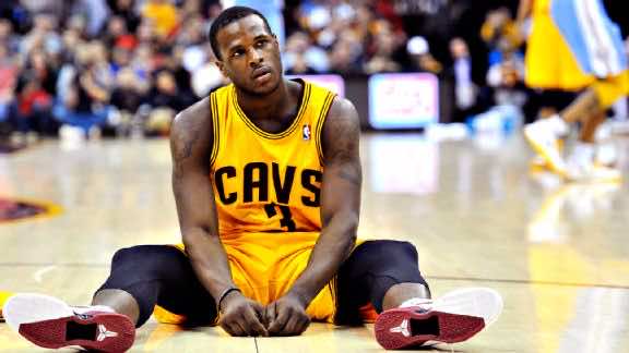 لاعب في «NBA» يشهر إسلامه والإعلام الأميركي يتهمه بالخيانة