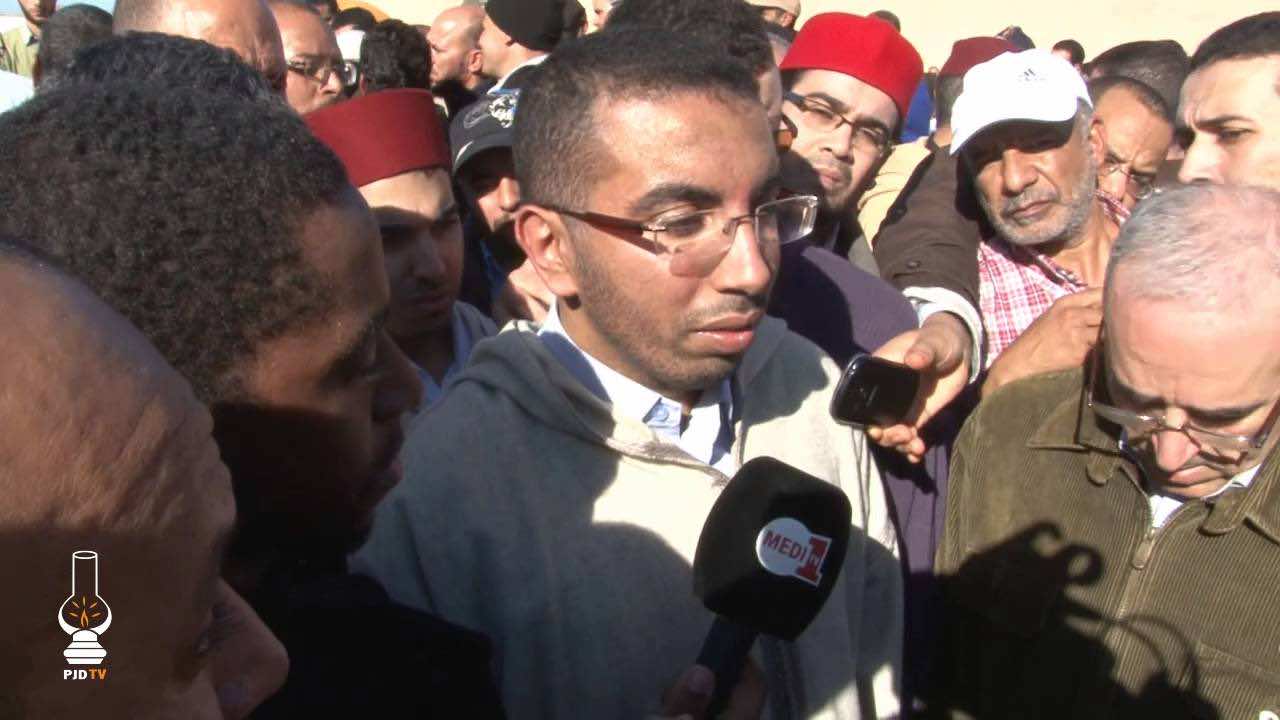 نجل باها يلقي كلمة مؤثرة في حفل تأبين والده والعثماني ينهار!  