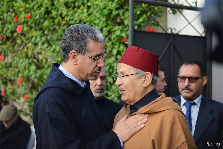 الملياردير الشعبي يظهر في جنازة باها يوما واحد بعد استقالته من البرلمان 
