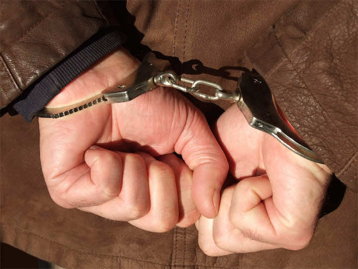 سرقة سيارة فارهة بالبيضاء تُطيح بمنتحل صفة حارس خاص للملك