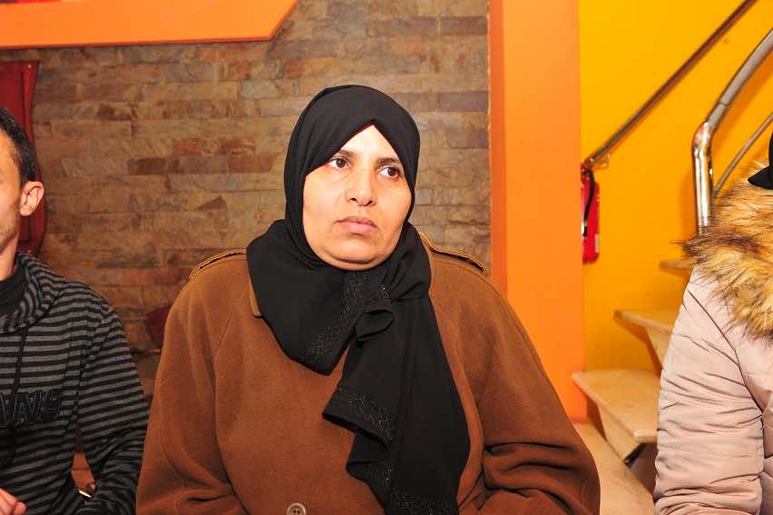 أم تتهم زوجها الشاذ جنسيا بتحريض معلمة على اغتصاب ابنتها!-فيديو