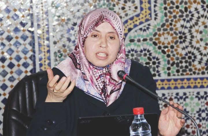 عزيزة البقالي تعتذر عن قيادة نساء العدالة والتنمية