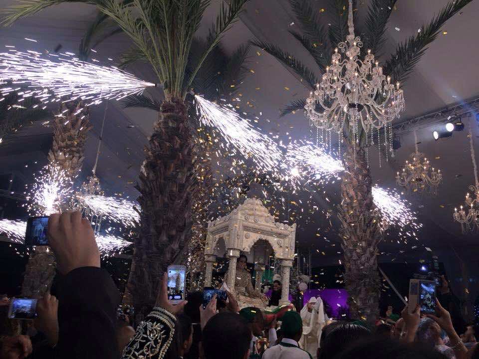 عرس المصالحة يجمع "الإخوة الأعداء" في حفل أسطوري لنجلي الدرهم والرشيد-صور
