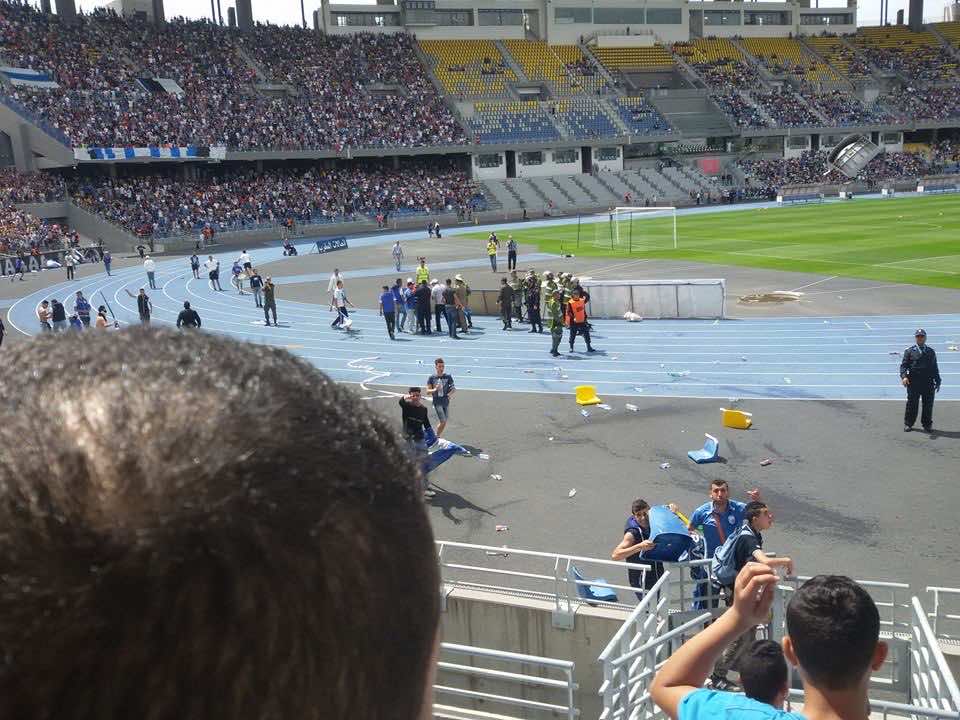 طنجة : شغب  الجماهير ينتقل من الملعب إلى شوارع المدينة