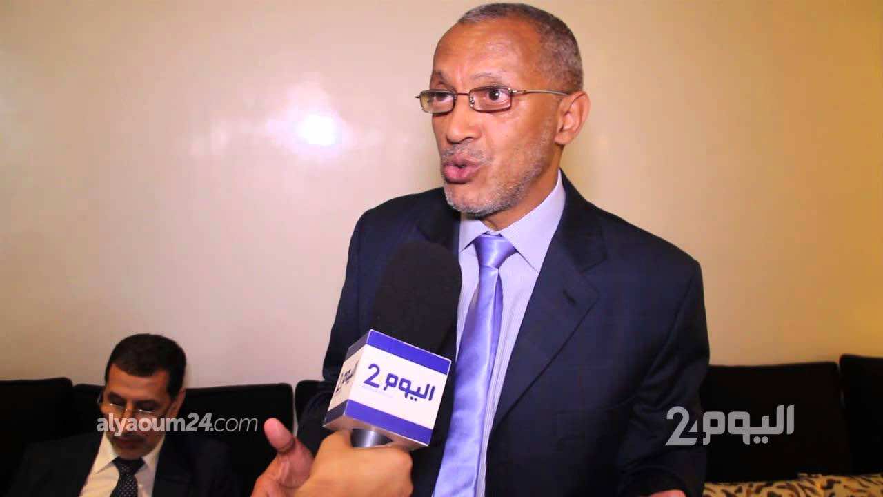 دردشة مع الساسي حول بنكيران