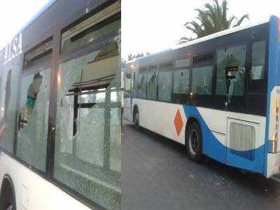23 جريحا بينهم 6 رجال امن سقطوا في احداث شغب بملعب أكادير-فيديو