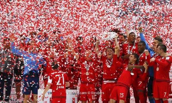 بنعطية يحتفل بلقب الدوري الألماني بالعلم المغربي - صور