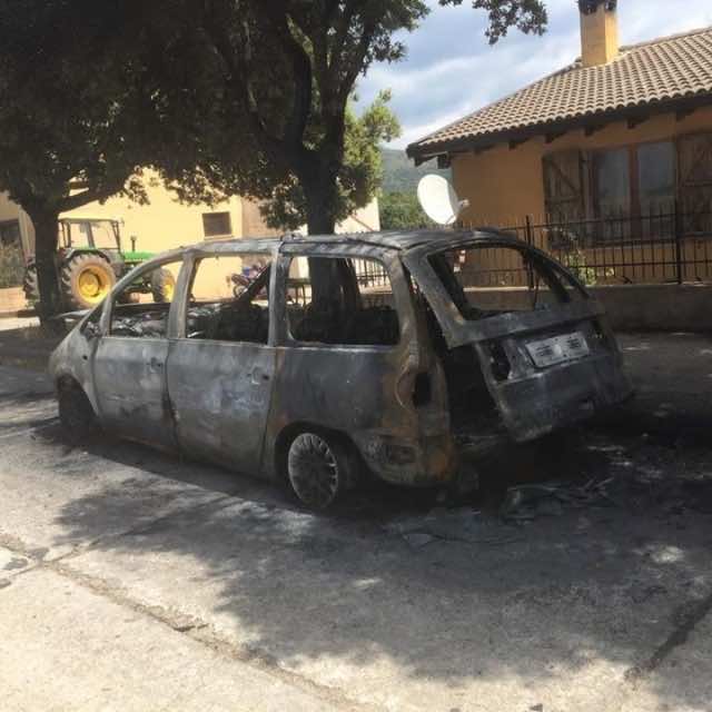 حرق سيارة مواطنة مغربية مرشحة للإنتخابات البلدية في إيطاليا