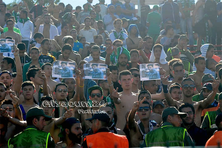 جماهير الرجاء تطالب بإطلاق سراح مشجع معتقل في الجزائر –فيديو