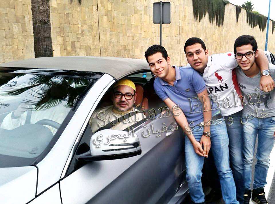 محمد السادس يلتقط الصور مع مامون وياسين وإدريس بعين الذياب