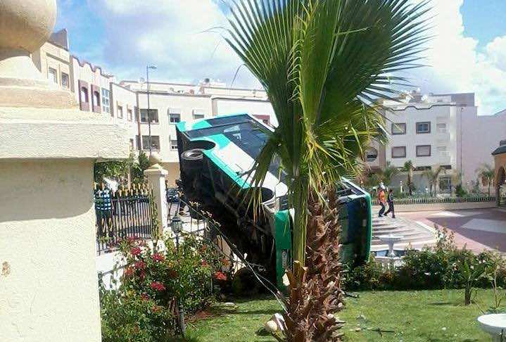 عاجل.. انقلاب حافلة للنقل الحضري وسط القنيطرة