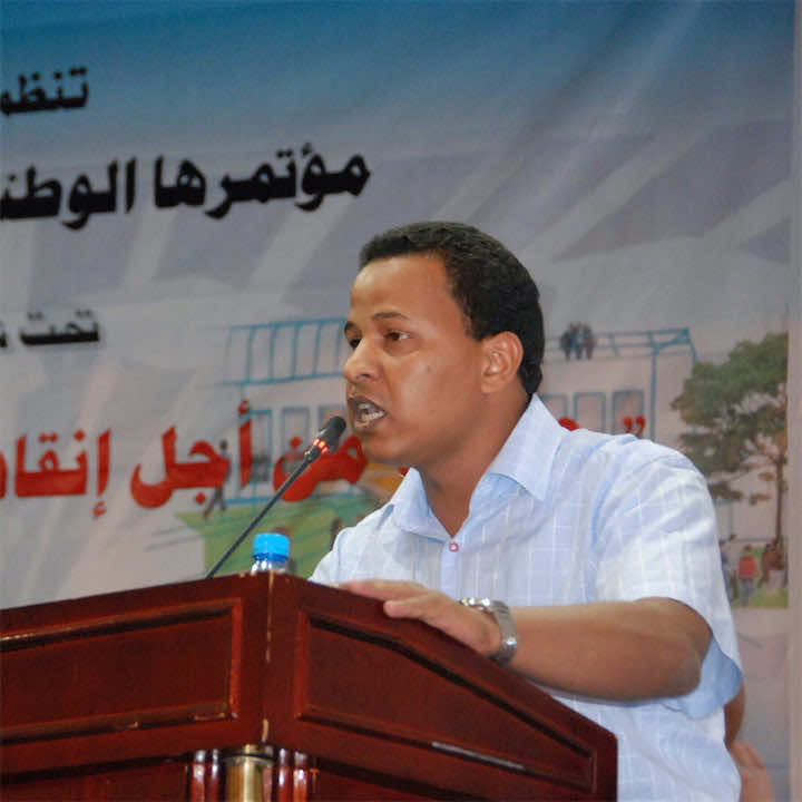 عمر عباسي يدعم ولد الرشيد ويصف تصريحات عبد الواحد الفاسي ب"الخطيرة"