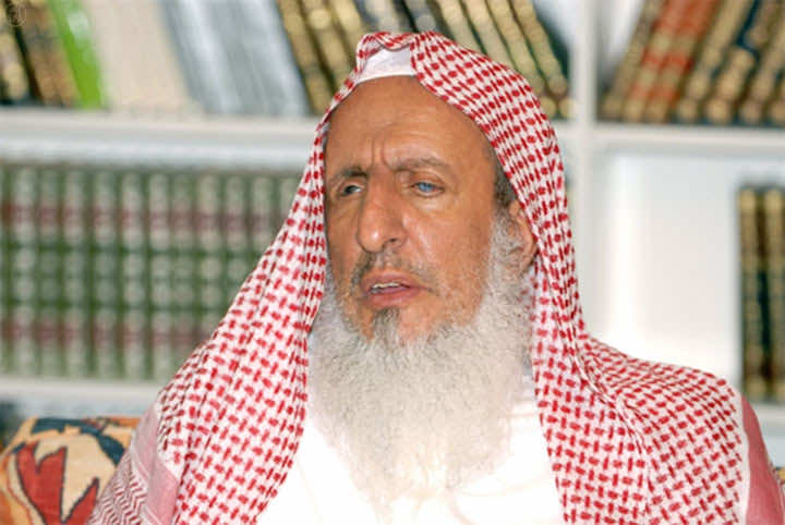 مفتي الديار السعودية يجيز إفطار الجنود في رمضان