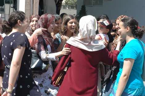 إيمان.. تلميذة تحصل على 19.13 في امتحانات الباكالوريا بأكادير