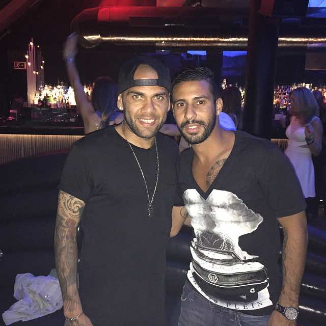 ألفيس يفاجئ جماهير برشلونة بعد الهزيمة أمام الريال