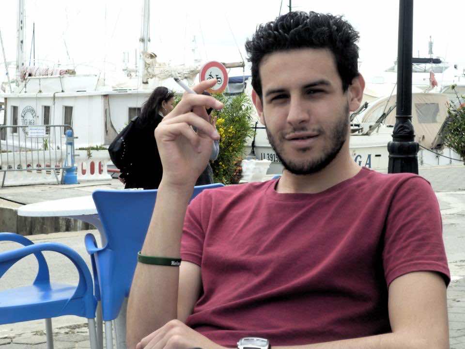 عضو من حركة "مالي" يتلقى تهديدات بسبب جهره بالإفطار في رمضان