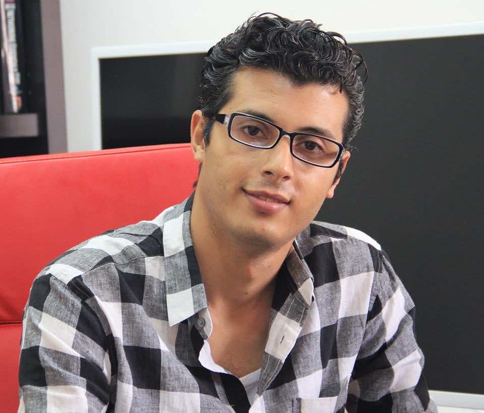 رغيب يحذر الطلبة من "طابليت" لوحتي ويقول إنها "غش وتبزنيس" -فيديو