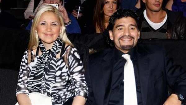 مارادونا يعترف بإبن له بعد إنكار دام 30 عاما!