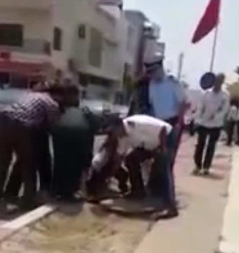 فضيحة..امرأة تسقط في"بالوعة"أمام وفد رسمي خلال حفل تدشين بأكادير!- فيديو