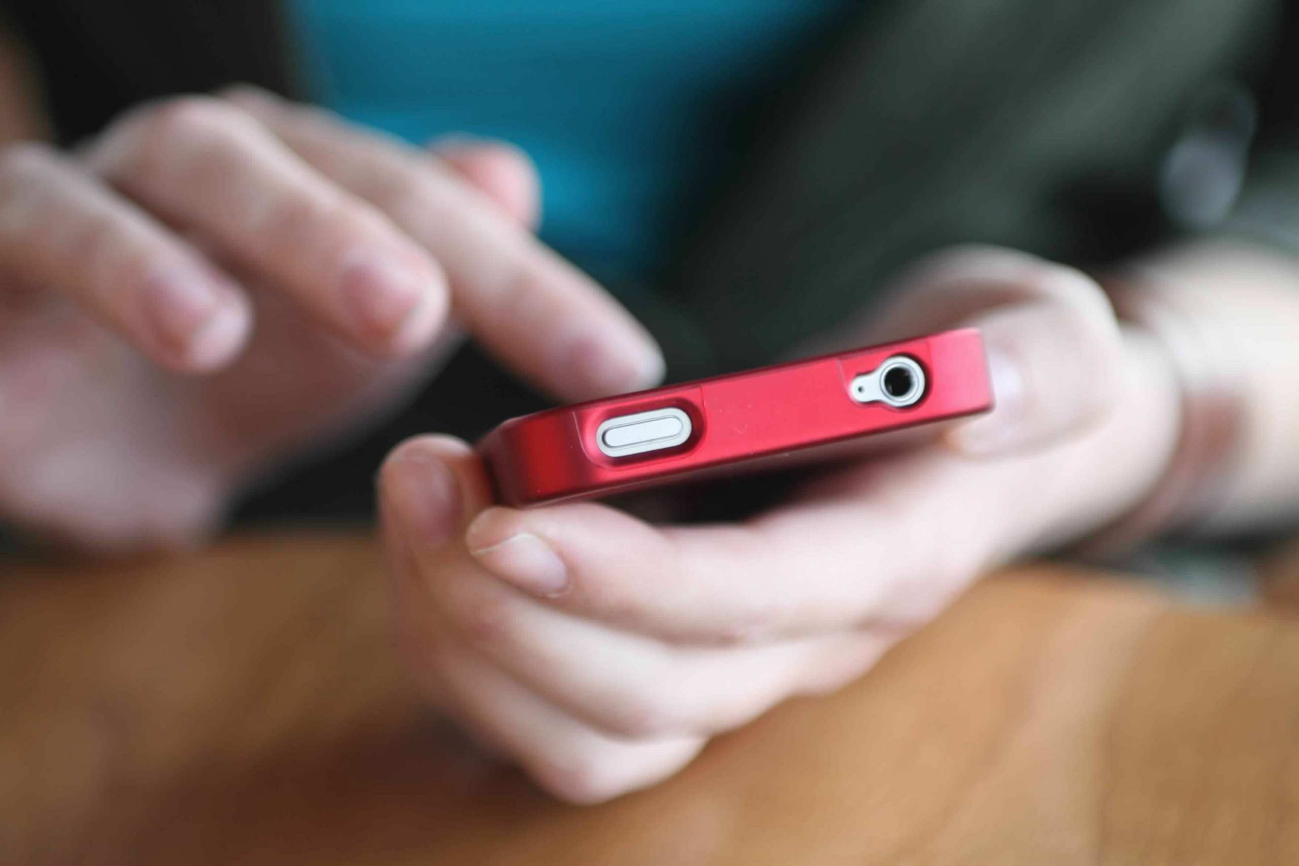 "فري بريس" تندد بمصادرة هواتف قدمتها لصحافيين مغاربة وتطالب باسترجاعها