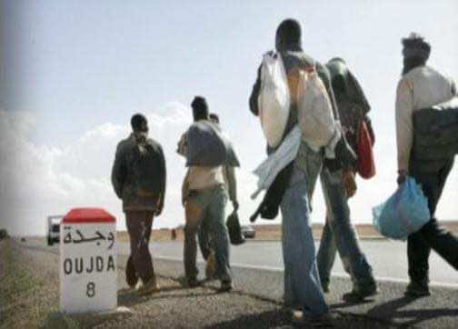 بعد التسوية.. مهاجرون يتعلمون الخياطة والحلاقة والدارجة للاستقرار في المغرب