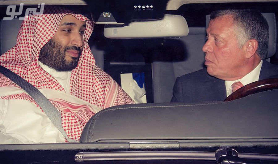 ملك الأردن يسوق سيارته الشخصية ليوصل ولي ولي العهد السعودي للمطار- صور
