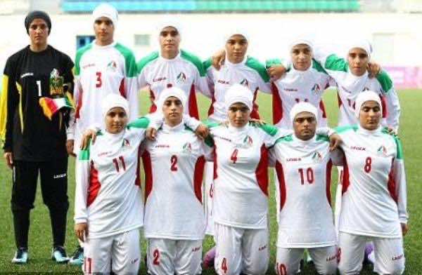 العربية: 8 لاعبين ذكور في منتخب إيران للسيدات