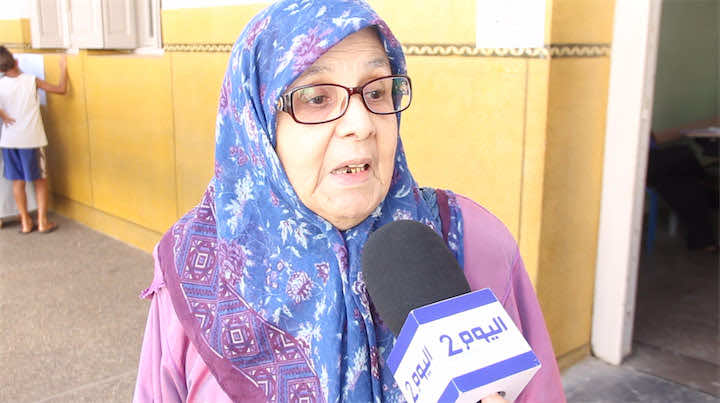 مسنة تحتج على ظروف التصويت: بغاو يصيفطونا للقبر!- فيديو
