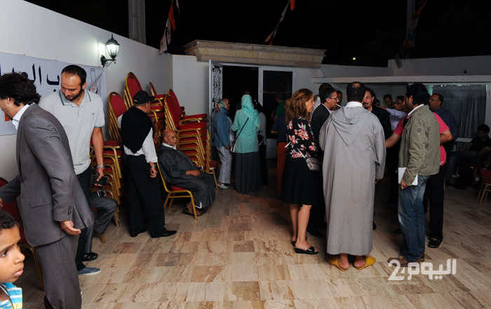 أجواء احتفالية بمقر PJD بعد تأكد فوزه بفاس واكتساحه لجل المدن الكبرى