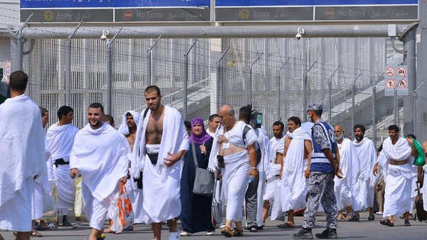 إصابة 4 حجاج في حريق جديد بأحد الفنادق بمكة