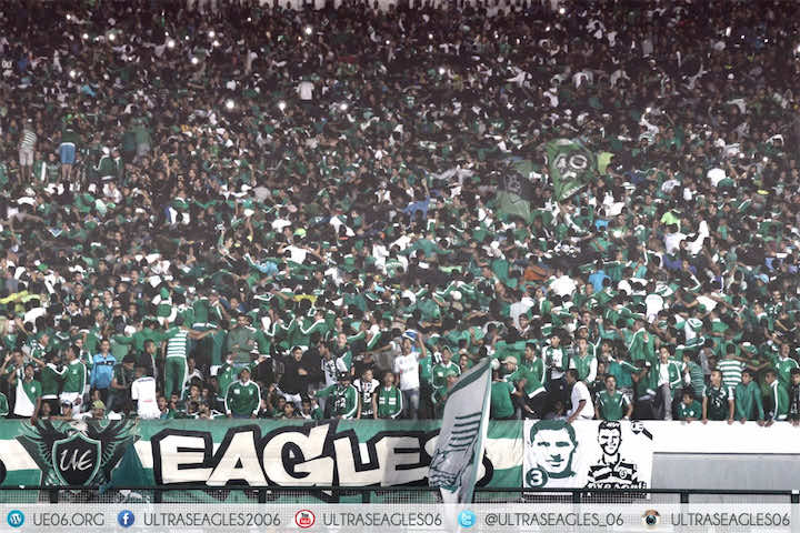 جماهير الرجاء " تغزو" القنيطرة استعدادا لمباراة "الكاك"