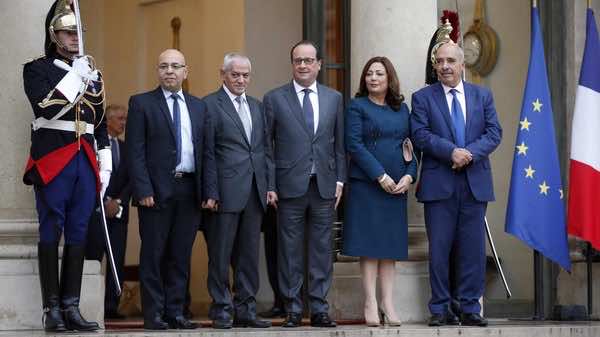 هولاند يستقبل الرباعي التونسي حائز نوبل للسلام