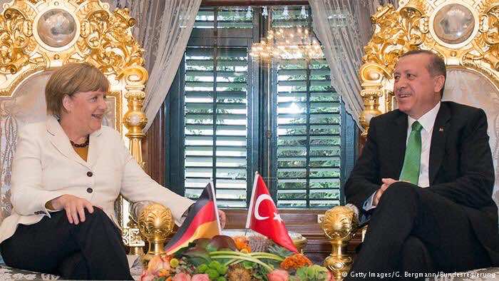صحف ألمانية: ميركل وكأنها متسولة أمام "السلطان أردوغان"!