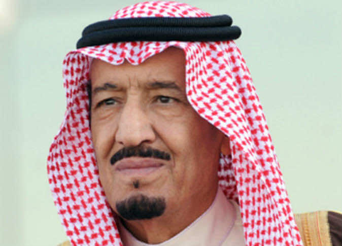 السعودية تعتزم "مراجعة" دعم المنتجات البترولية والمياه والكهرباء