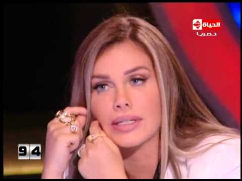 نيكول سباتا تصدم صحافي سالها عن رد فعلها ازاء خيانة زوجها لها