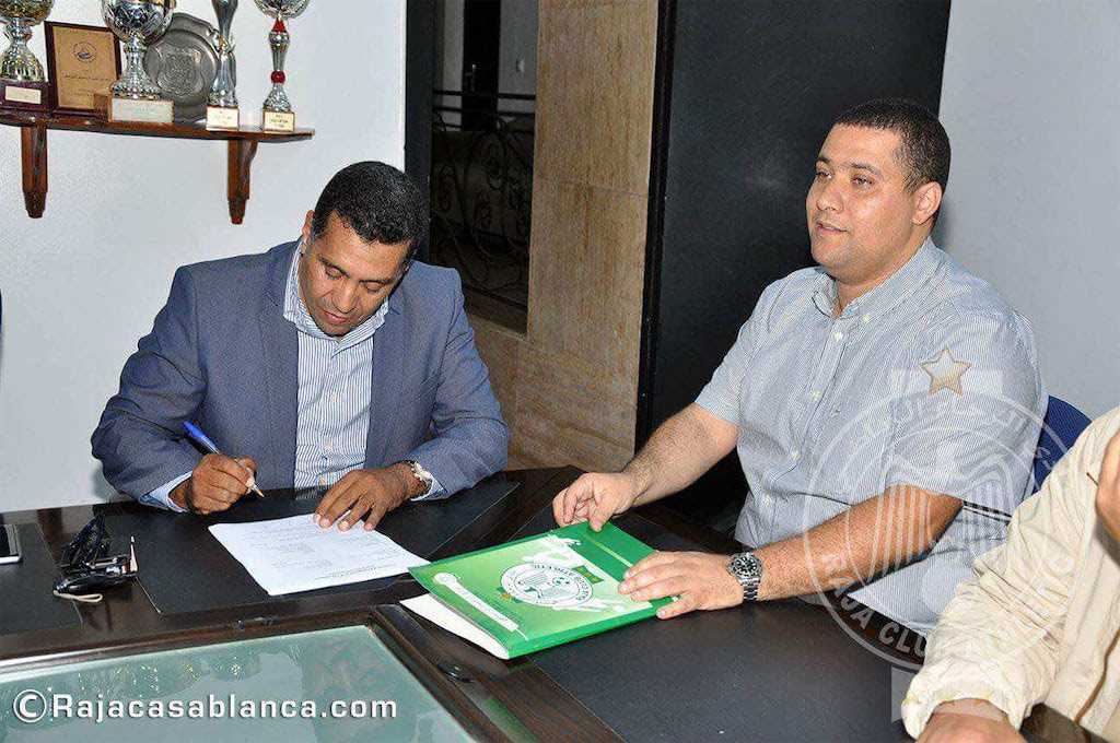 الطاوسي سيتابع فريق الرجاء من مدرجات ملعب العرصي بالحسمية