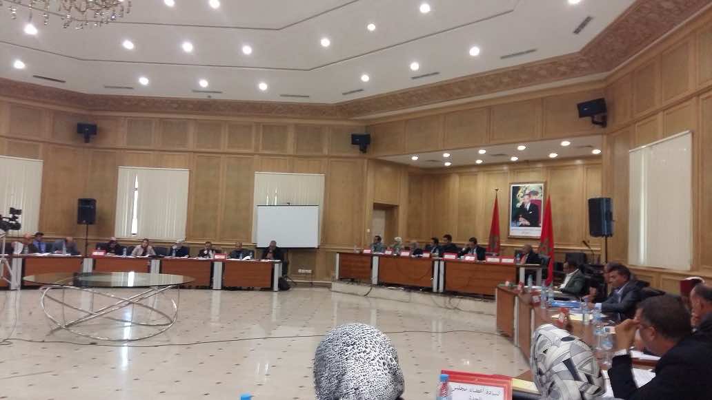 رغم الإقرار بهزالة الاعتمادات المخصصة لمجلس جهة الشرق..100 مليون تعويضات للرئيس  والمستشارين