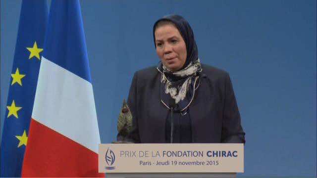 هولاند يسلم المغربية ابن زياتن جائزة "الوقاية من النزاعات"