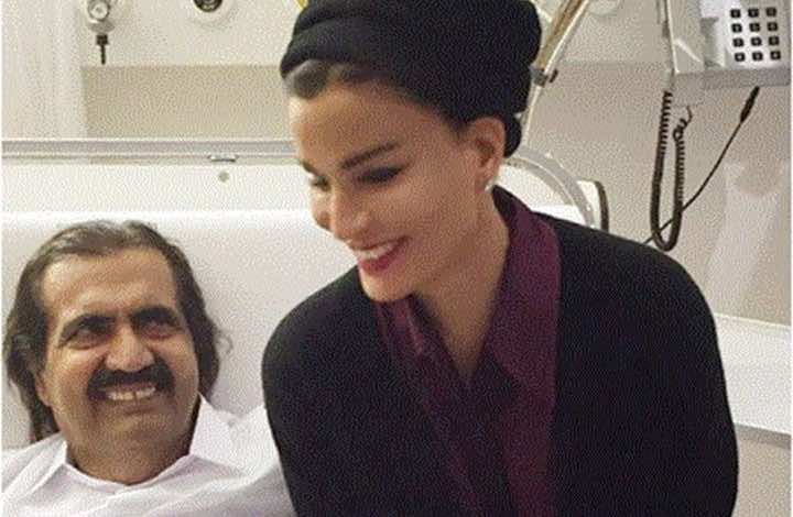 الشيخة موزة تنشر صورا مع زوجها الأمير بعد الجراحة يتبادلان الضحكات