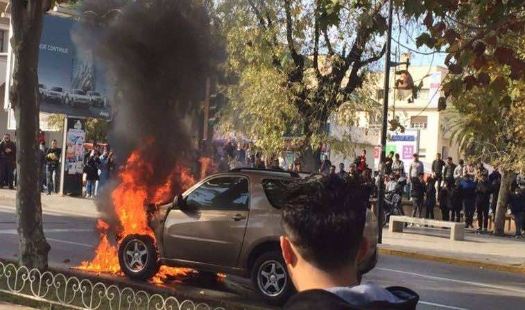 احتراق سيارة  و"انفجارها" يهز الفاسيين ظنا منهم أنه "عمل إرهابي"- صور