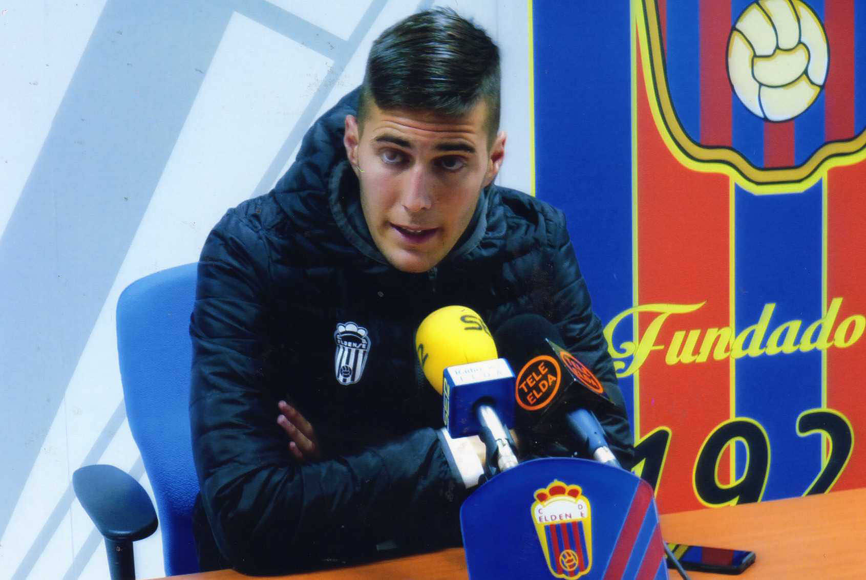 برشلونة تفسخ عقد اللاعب غواديولا بسبب حبه للغريم ريال مدريد